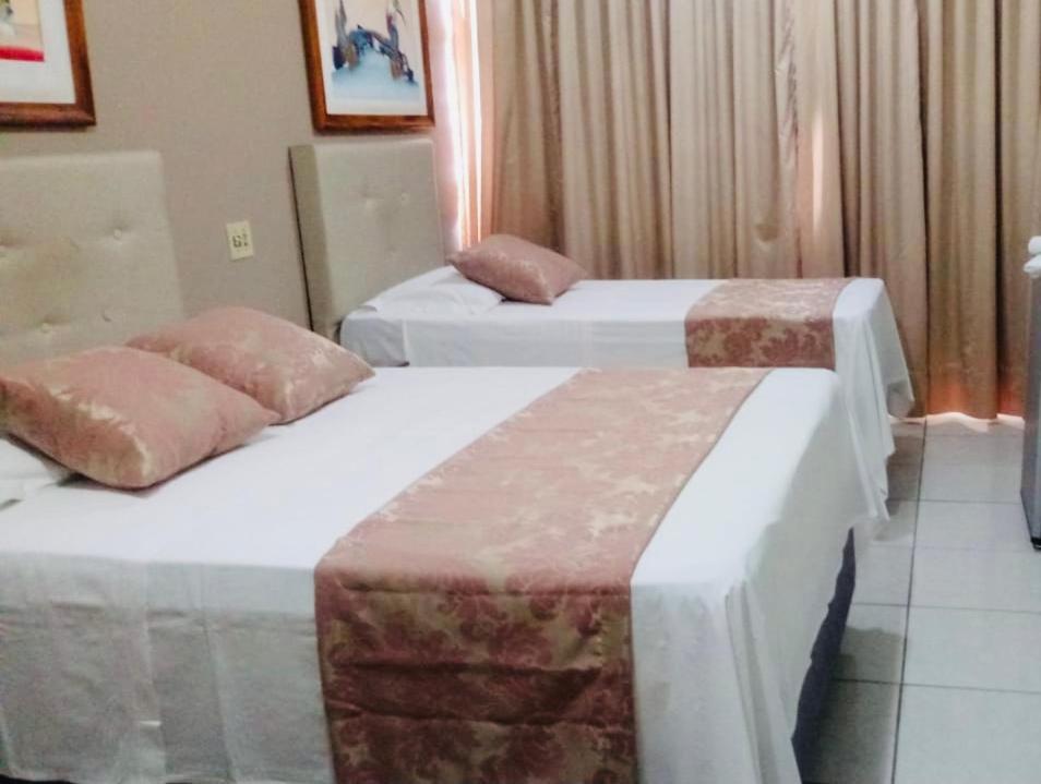 Max Hotel Núcleo Bandeirante Buitenkant foto