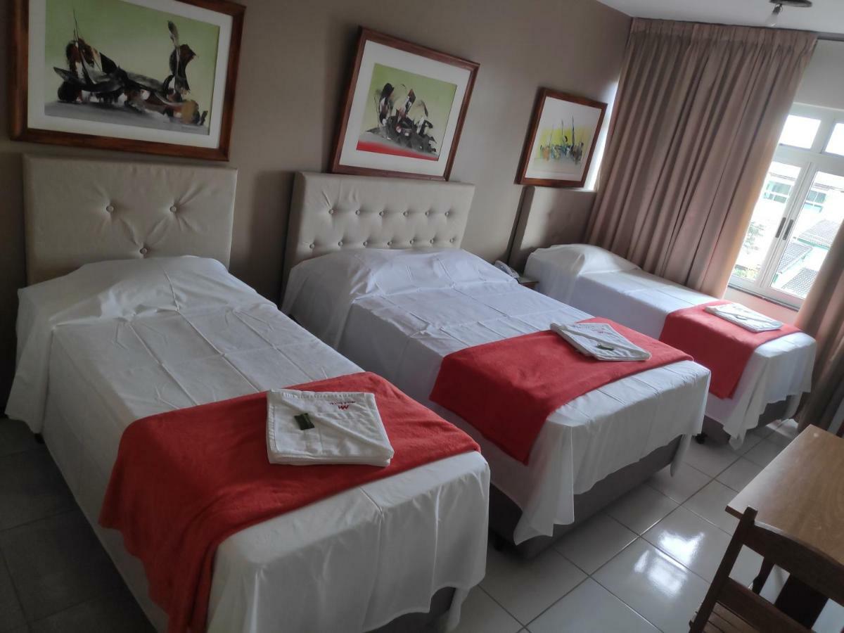 Max Hotel Núcleo Bandeirante Buitenkant foto